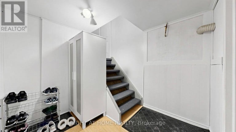 76 FENSIDE DRIVE, Toronto (Parkwoods-Donalda), Ontario, M3A2V5