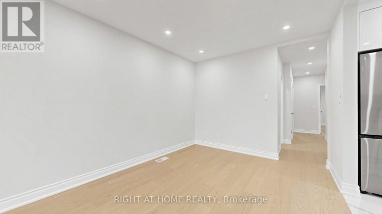 76 FENSIDE DRIVE, Toronto (Parkwoods-Donalda), Ontario, M3A2V5