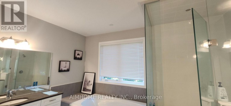 58 MAJOR CRESCENT, Aurora, Ontario, L4G0X4