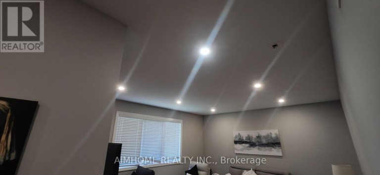 58 MAJOR CRESCENT, Aurora, Ontario, L4G0X4