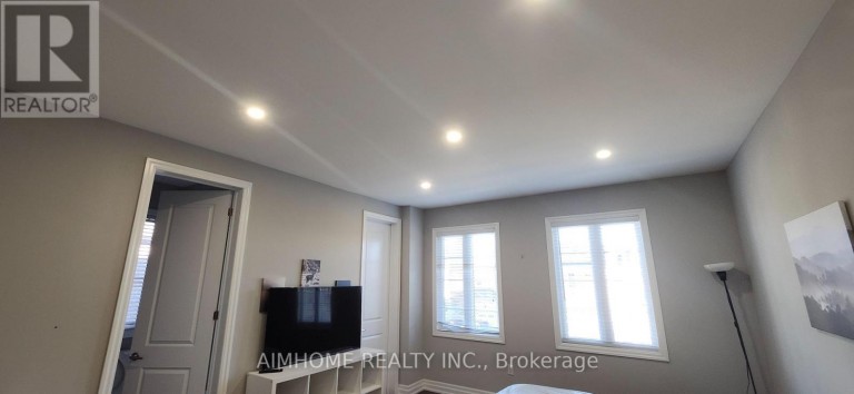 58 MAJOR CRESCENT, Aurora, Ontario, L4G0X4
