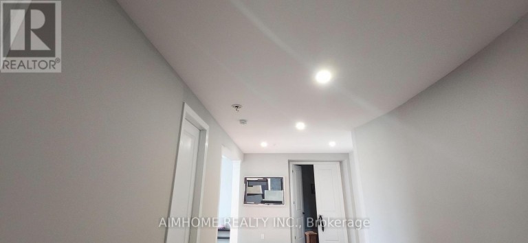 58 MAJOR CRESCENT, Aurora, Ontario, L4G0X4