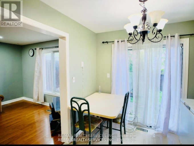 121 PRESSED BRICK DRIVE, Brampton (Brampton North), Ontario, L6V4K5