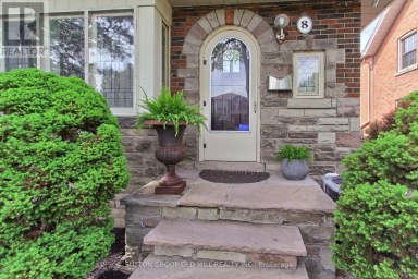 8 LOCKHEED BOULEVARD Toronto (Humber Heights) Ontario photo 1