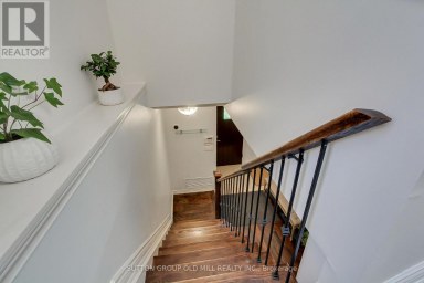 8 LOCKHEED BOULEVARD Toronto (Humber Heights) Ontario photo 20