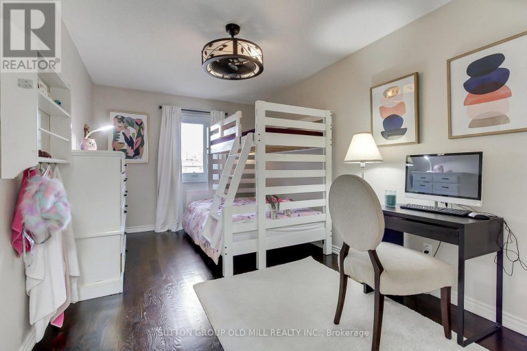 8 LOCKHEED BOULEVARD, Toronto (Humber Heights), Ontario, M9P2H6