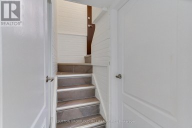 8 LOCKHEED BOULEVARD Toronto (Humber Heights) Ontario photo 31