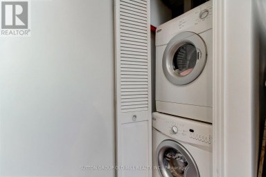 8 LOCKHEED BOULEVARD Toronto (Humber Heights) Ontario photo 39