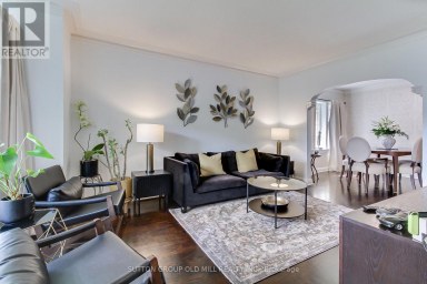 8 LOCKHEED BOULEVARD Toronto (Humber Heights) Ontario photo 4