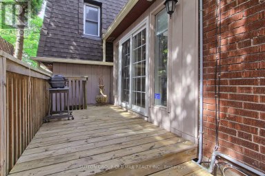 8 LOCKHEED BOULEVARD Toronto (Humber Heights) Ontario photo 41