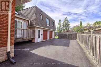 8 LOCKHEED BOULEVARD Toronto (Humber Heights) Ontario photo 44