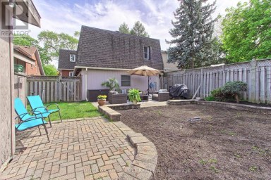 8 LOCKHEED BOULEVARD Toronto (Humber Heights) Ontario photo 47
