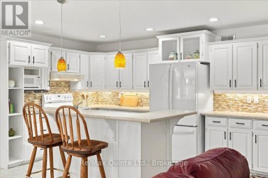 14 MARTIN ROAD Brighton Ontario photo 12