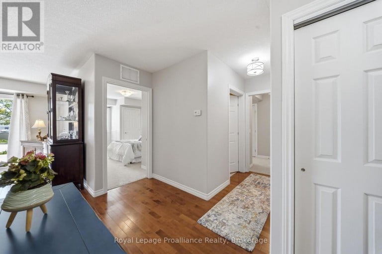 101 - 15 HEARTWOOD DRIVE, Belleville (Belleville Ward), Ontario, K8P5P4