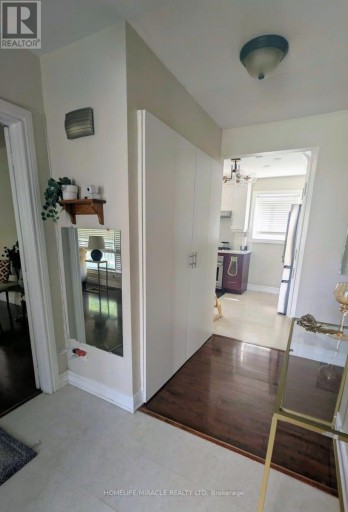 2 JUBILEE COURT, Brampton (Northgate), Ontario, L6S2H2