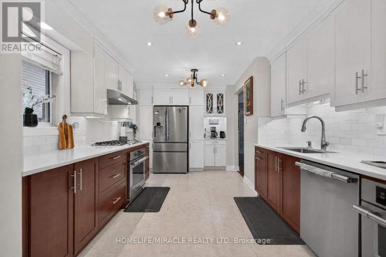 2 JUBILEE COURT, Brampton (Northgate), Ontario, L6S2H2