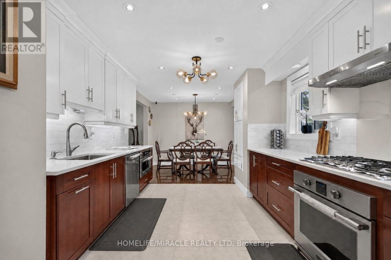 2 JUBILEE COURT, Brampton (Northgate), Ontario, L6S2H2