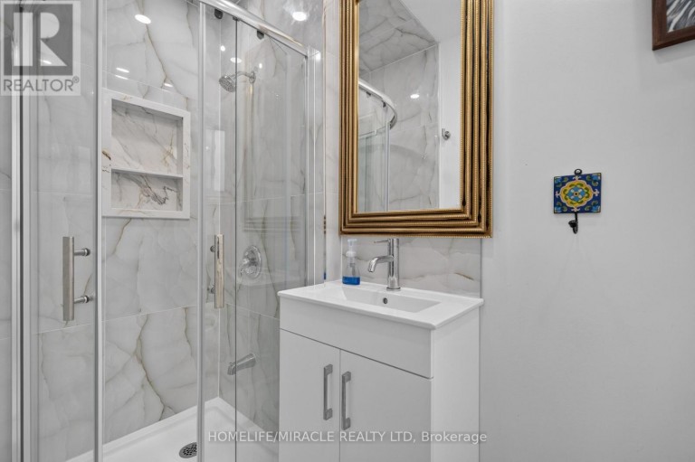 2 JUBILEE COURT, Brampton (Northgate), Ontario, L6S2H2