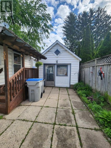 31 QUEEN STREET, Strathroy-Caradoc (SE), Ontario, N7G2H5