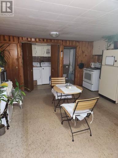 31 QUEEN STREET, Strathroy-Caradoc (SE), Ontario, N7G2H5