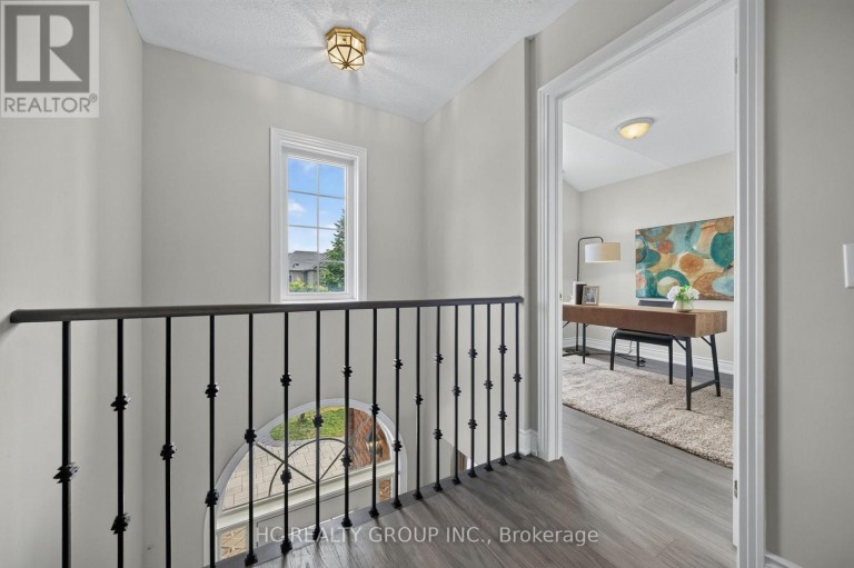 86 BEARE TRAIL, Newmarket (Woodland Hill), Ontario, L3X3B3