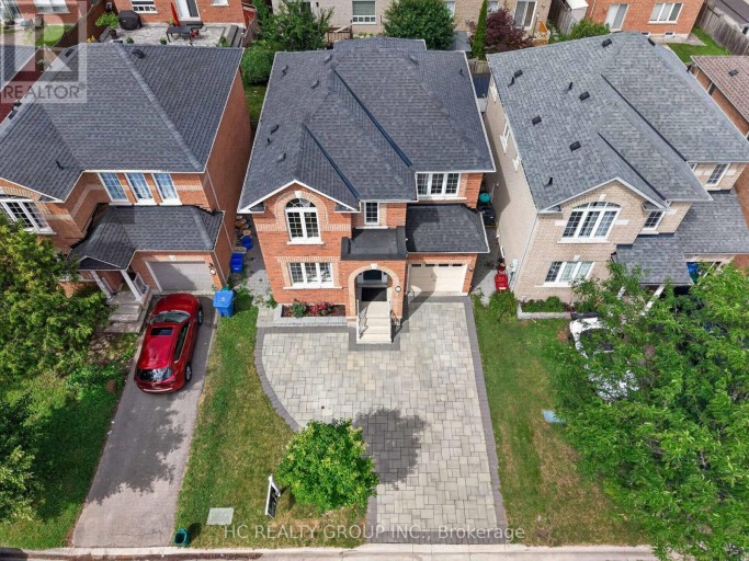 86 BEARE TRAIL, Newmarket (Woodland Hill), Ontario, L3X3B3