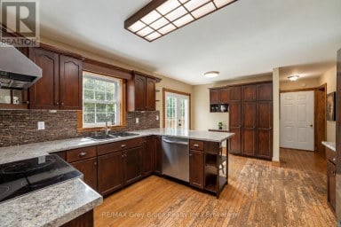 162066 A LINE Georgian Bluffs Ontario photo 10