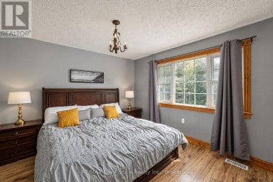 162066 A LINE Georgian Bluffs Ontario photo 21