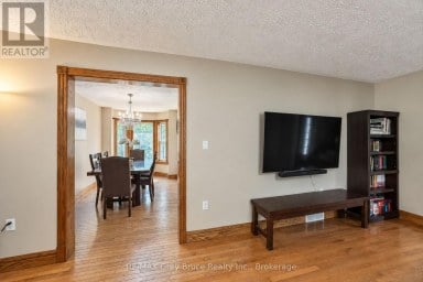 162066 A LINE Georgian Bluffs Ontario photo 7