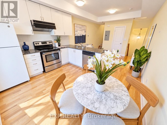 204 - 728 SHEPPARD AVENUE W, Toronto (Bathurst Manor), Ontario, M3H2S8