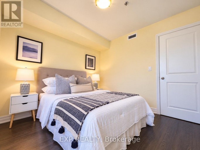204 - 728 SHEPPARD AVENUE W, Toronto (Bathurst Manor), Ontario, M3H2S8