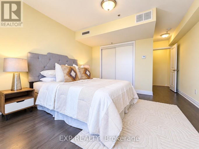 204 - 728 SHEPPARD AVENUE W, Toronto (Bathurst Manor), Ontario, M3H2S8