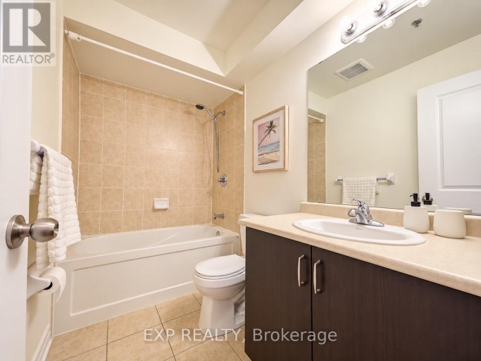 204 - 728 SHEPPARD AVENUE W, Toronto (Bathurst Manor), Ontario, M3H2S8