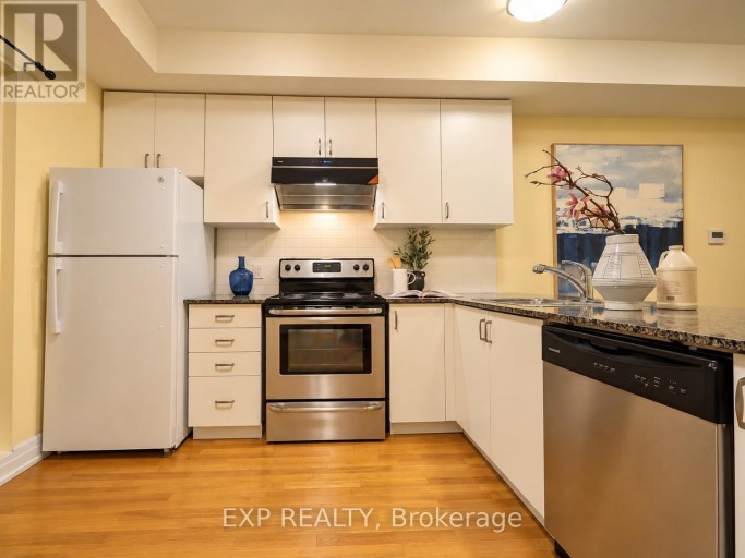 204 - 728 SHEPPARD AVENUE W, Toronto (Bathurst Manor), Ontario, M3H2S8
