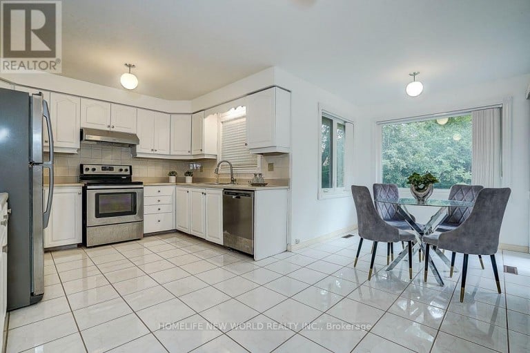 51 LEIGHLAND DRIVE, Markham (Unionville), Ontario, L3R7R8