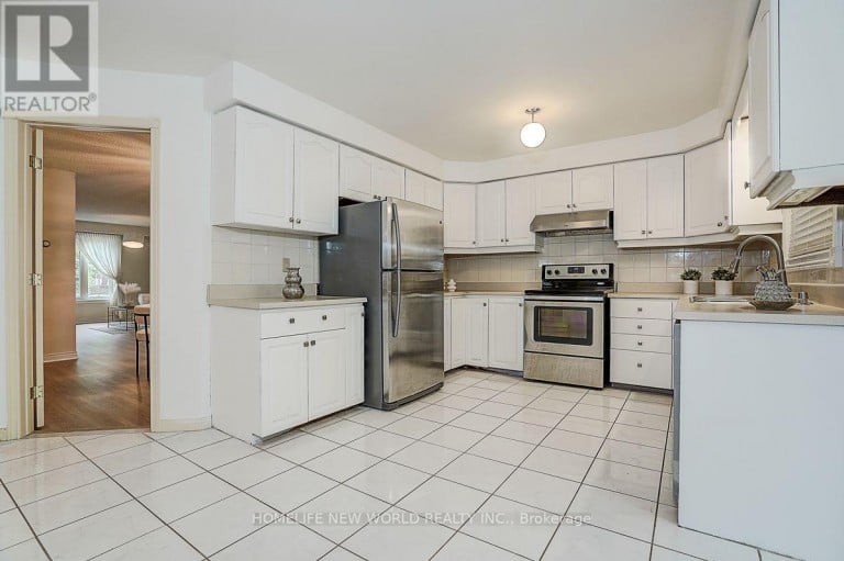 51 LEIGHLAND DRIVE, Markham (Unionville), Ontario, L3R7R8