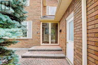 51 LEIGHLAND DRIVE Markham (Unionville) Ontario photo 3