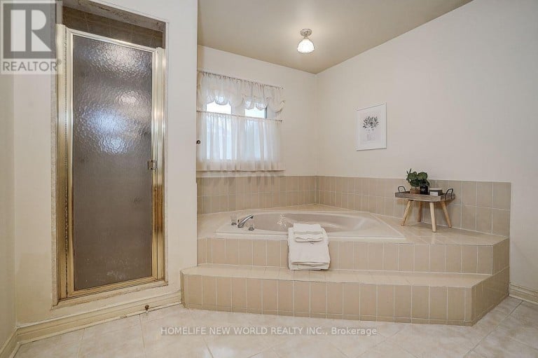 51 LEIGHLAND DRIVE, Markham (Unionville), Ontario, L3R7R8
