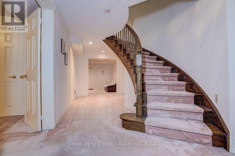 51 LEIGHLAND DRIVE, Markham (Unionville), Ontario, L3R7R8