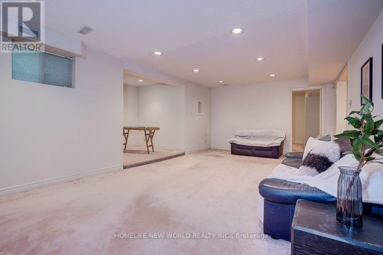51 LEIGHLAND DRIVE, Markham (Unionville), Ontario, L3R7R8