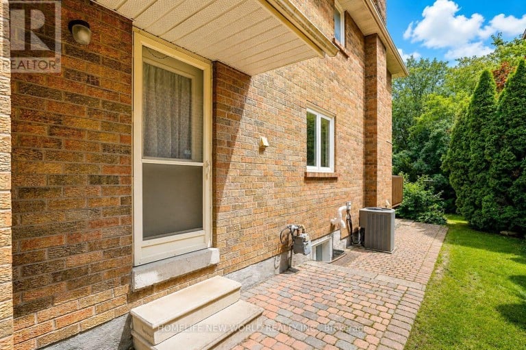 51 LEIGHLAND DRIVE, Markham (Unionville), Ontario, L3R7R8