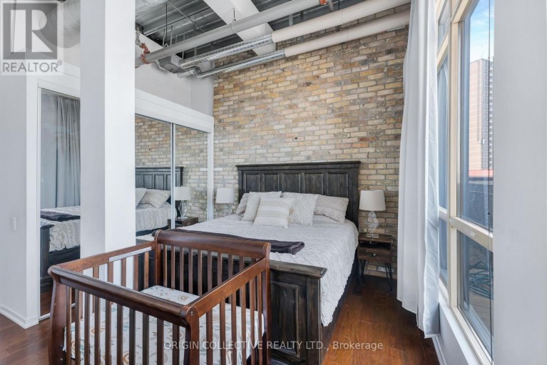 PH2 - 736 DUNDAS STREET E, Toronto (Regent Park), Ontario, M5A2C5