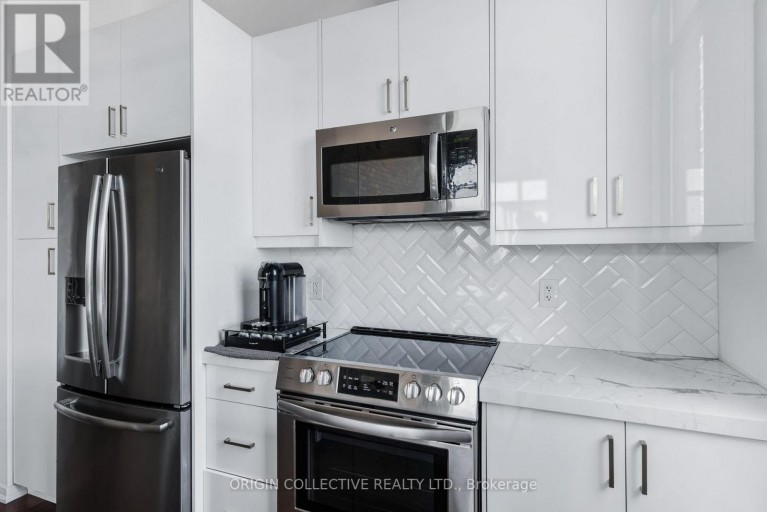 PH2 - 736 DUNDAS STREET E, Toronto (Regent Park), Ontario, M5A2C5