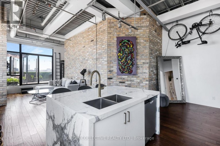 PH2 - 736 DUNDAS STREET E, Toronto (Regent Park), Ontario, M5A2C5