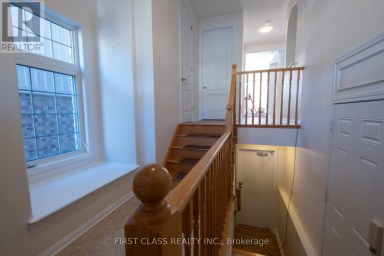 518 WETTLAUFER TERRACE Milton (SC Scott) Ontario photo 2