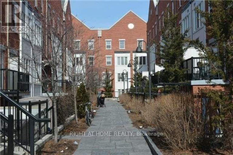 2 - 32 FLORENCE WYLE LANE, Toronto (South Riverdale), Ontario, M4M3E7