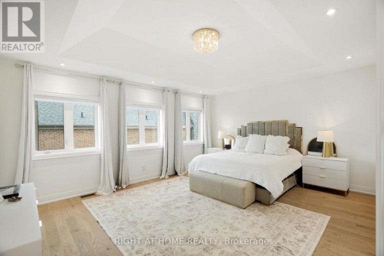 18 CASAVANT COURT, Vaughan (Patterson), Ontario, L6A5A5