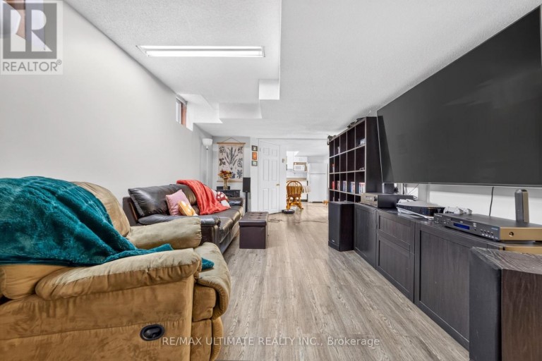 96 CRESTHAVEN ROAD, Brampton (Snelgrove), Ontario, L7A1H8
