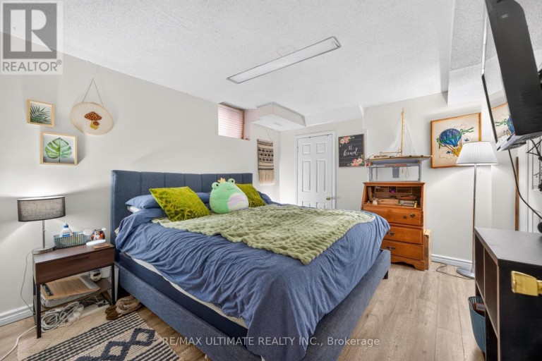96 CRESTHAVEN ROAD, Brampton (Snelgrove), Ontario, L7A1H8