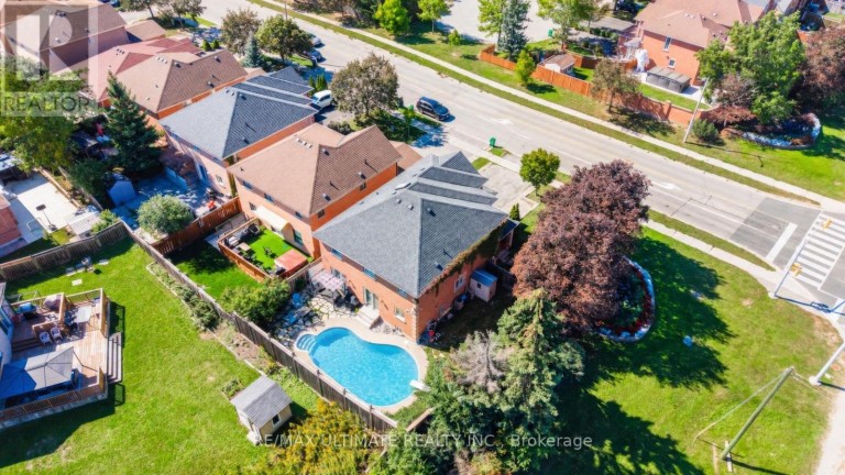 96 CRESTHAVEN ROAD, Brampton (Snelgrove), Ontario, L7A1H8